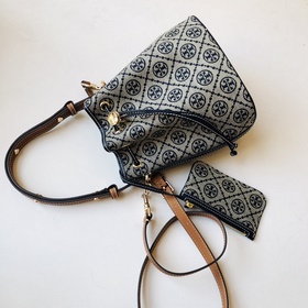Новая сумка-ведро Tory Burch с классич