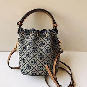 Новая сумка-ведро от Tory Burch с клас