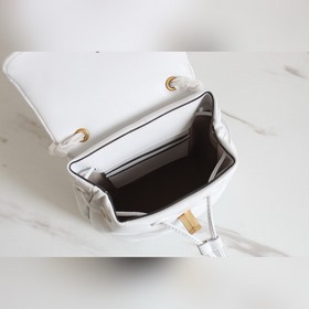 Новая модель рюкзака Tory Burch «Kira 