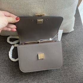 206 Поступила модель Tory Burch из кол