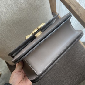 206 Поступила модель Tory Burch из кол