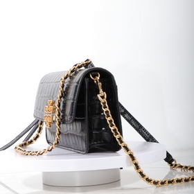 Tory Burch, сумочка-клатч с цепочкой B