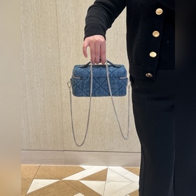 Новая косметичка.Новинка от Tory Burch