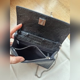 516 Сумка из вощеной кожи Tory Burch —