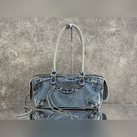 BALENCIAGA LE City — длинная джинсовая