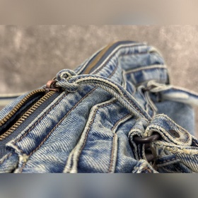 BALENCIAGA LE City — длинная джинсовая