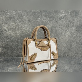 Мотоциклетная сумка Balenciaga Le City