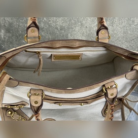 Сумка-мотоциклет Balenciaga Le City из