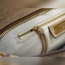 Сумка-мотоциклет Balenciaga Le City из