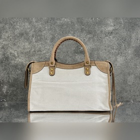 Сумка-мотоциклет Balenciaga Le City из