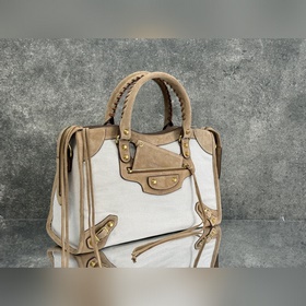 Сумка-мотоциклет Balenciaga Le City из