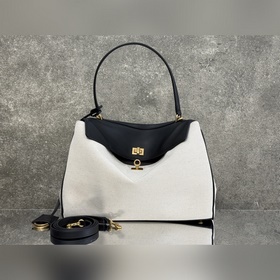 Сумка из коллекции BALENCIAGA RODEO BA