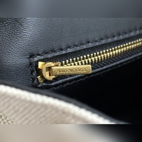 Сумка из коллекции BALENCIAGA RODEO BA