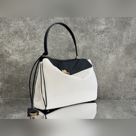 Сумка из коллекции BALENCIAGA RODEO BA