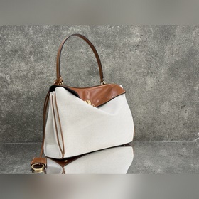Сумка из коллекции BALENCIAGA RODEO BA