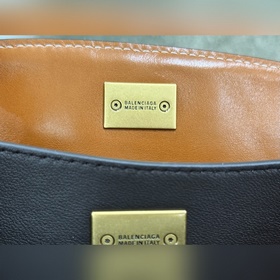 Сумка из коллекции BALENCIAGA RODEO BA