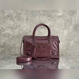 Balenciaga City S — классическая мотоц