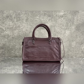 Balenciaga City S — классическая мотоц