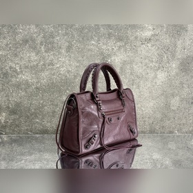 Balenciaga City S — классическая мотоц