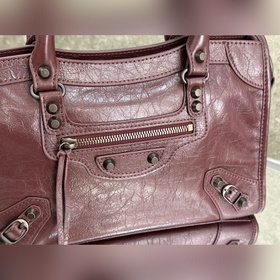 Balenciaga City S — классическая мотоц