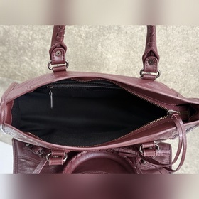Balenciaga City S — классическая мотоц