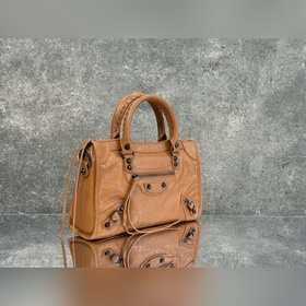 Balenciaga City S, классическая мотоци