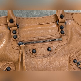 Balenciaga City S, классическая мотоци