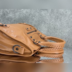 Balenciaga City M, классическая мотоци