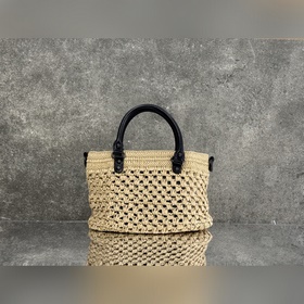 BALENCIAGA*LE CITY воплощает классич