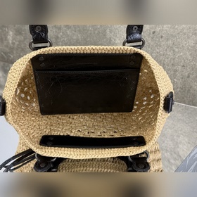 BALENCIAGA*LE CITY воплощает классич