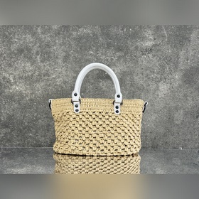 BALENCIAGA*LE CITY воплощает классич