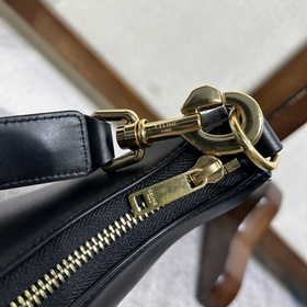 Новая сумка CELINE AVA STRAP в форме 