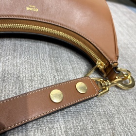 Новая сумка CELINE AVA STRAP в форме 