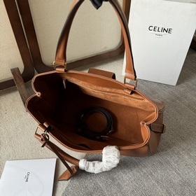 CELINE 23： новая модель сумки среднего