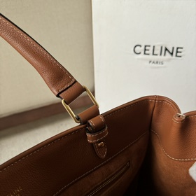 CELINE 23： новая модель сумки среднего