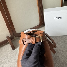 Новая летняя модель сумки-тоут CELINE