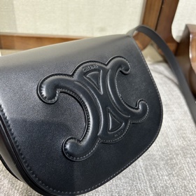 Новинка Celine 22s — новая серия «Cuir