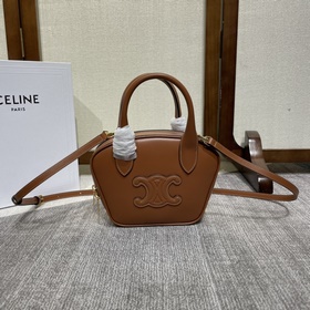 Новинка CELINE 22s： мини-сумка из кори