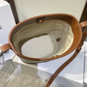 Новая модель сумки CELINE CUIR из колл