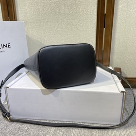 Новая модель сумки CELINE CUIR из колл