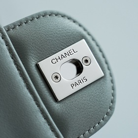 Chanel 26 SS — скрытая модель с эмблем