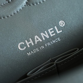 Chanel 26 SS — скрытая модель с эмблем