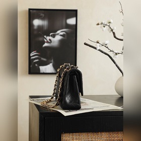 Chanel 26SS — скрытая модель с эмблемо