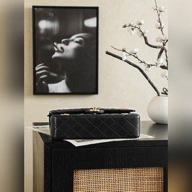 Chanel 26SS — скрытая модель с эмблемо