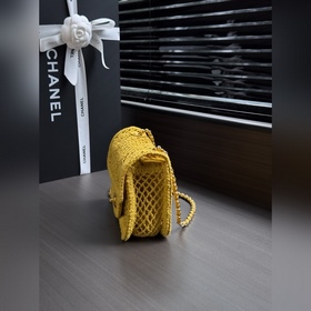 26m Chanel： эта вязаная сумка на цепоч