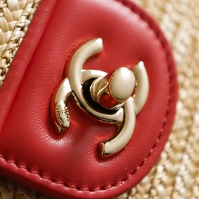 Chanel 26c «Ранней весны» — плетеная с