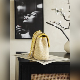 Chanel 26c «Ранней весны» — плетеная с