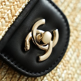 Chanel 26c «Ранней весной» — плетеная 