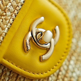 Chanel 26c «Ранней весной» — плетеная 