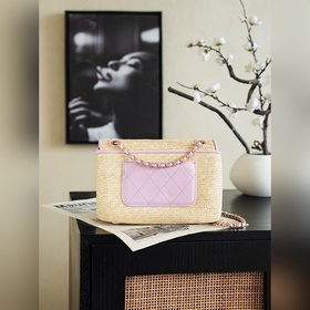 Chanel 26c «Ранней весны» — плетеная с